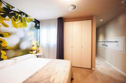 Apartamentos Divan — 4-Star Luxury Hotel in Gasteiz / Vitoria, Spain