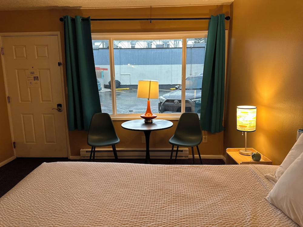 Atomic Motel - photo 29