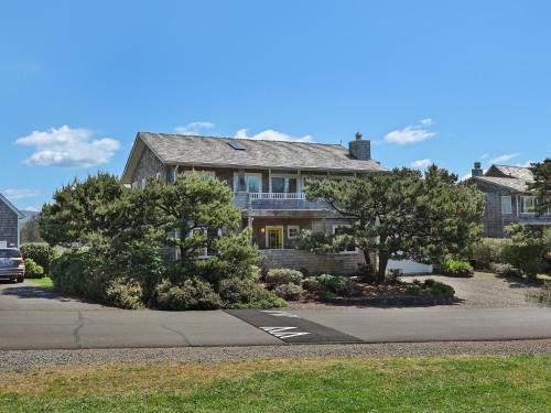 Gearhart Highlands Hot Tub Golf Dog Friendly — 4-Star Luxury Hotel in Gearhart, United States