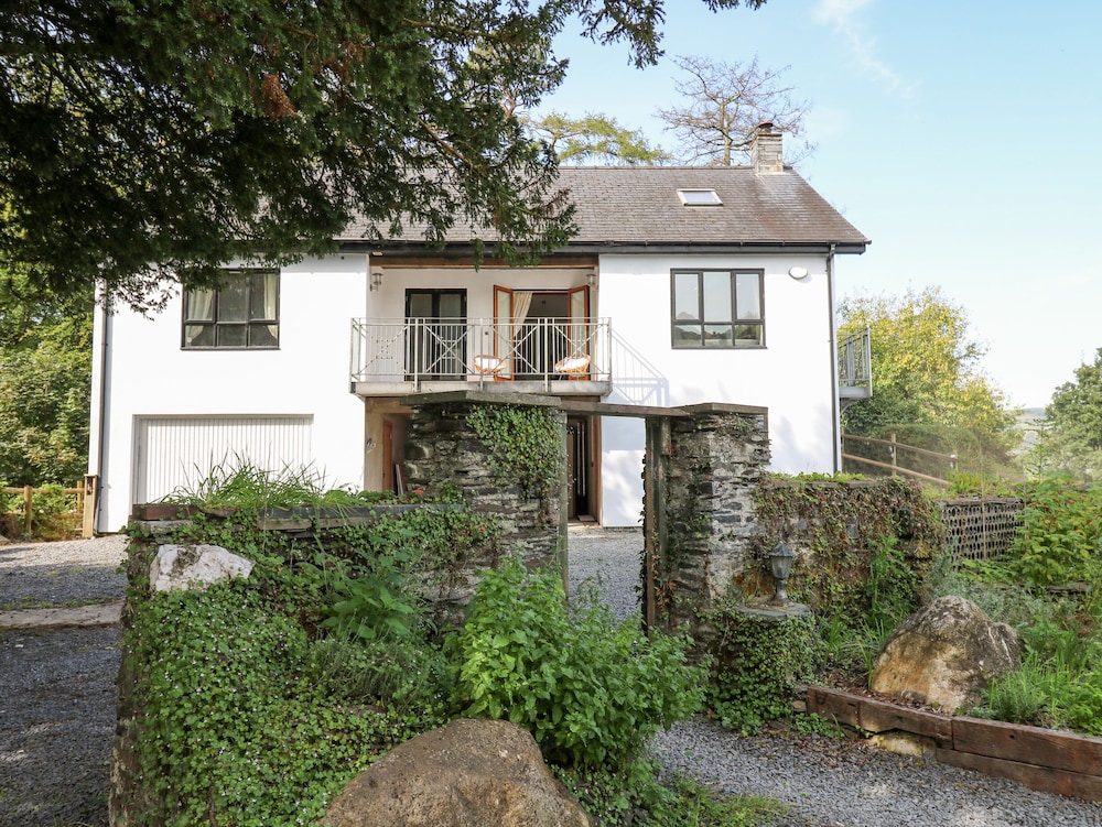 The Coach House at Plas Dolguog — 4-Star Luxury Hotel in Machynlleth, United Kingdom