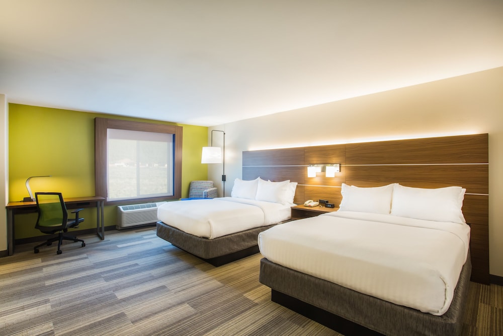 Holiday Inn Express & Suites Cedar City by IHG - photo 11