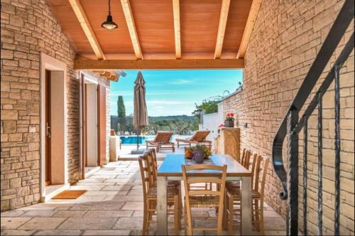 Villa Genesis Stadtvilla Marčana Istrien mit privatem beheizbaren Infinity Pool und Olivengarten — 4-Star Luxury Hotel in Marcana, Croatia