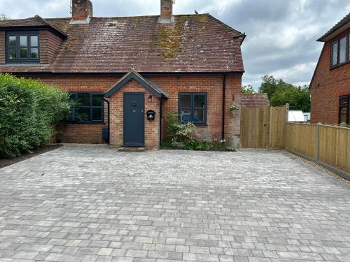 Bee Cottage Romsey — 4-Star Luxury Hotel in Romsey, United Kingdom
