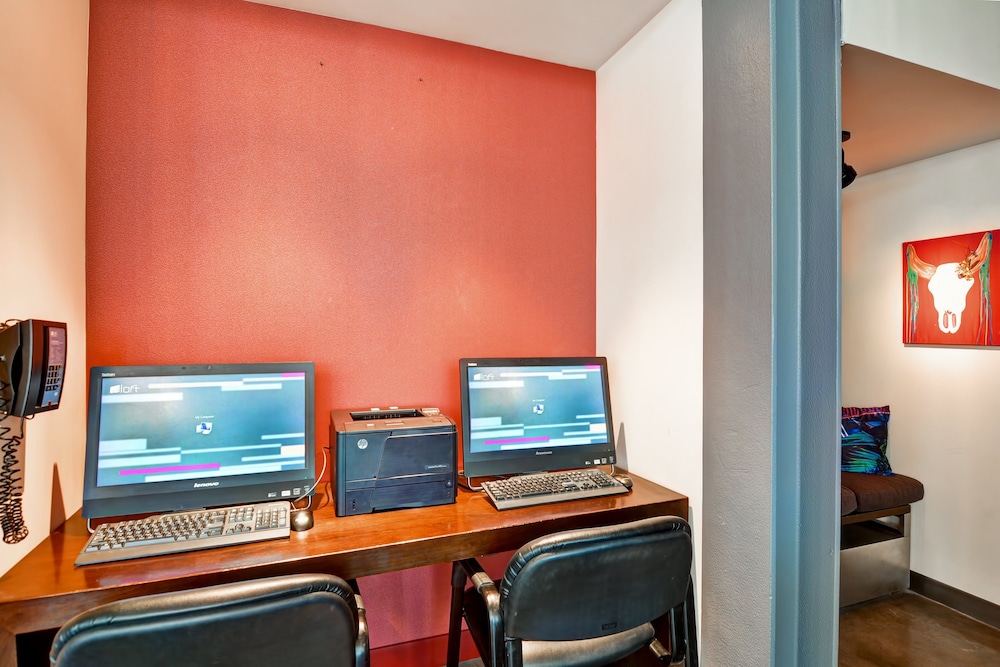 Aloft Phoenix Airport - photo 35