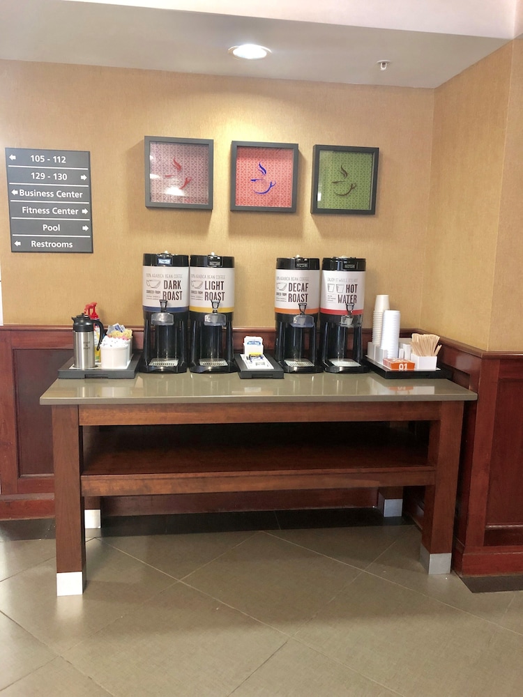 Hampton Inn & Suites Norfolk Airport - photo 30