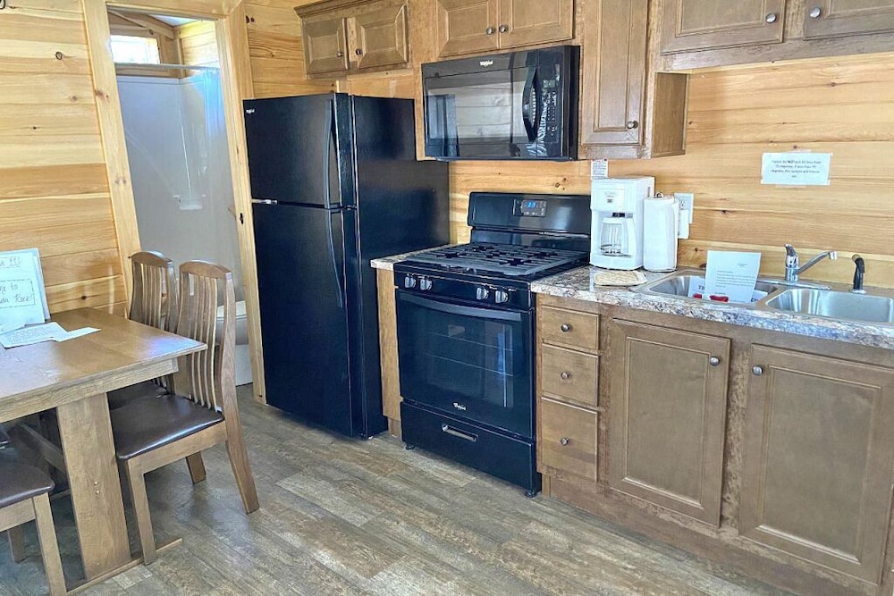 Plymouth Rock Camping Resort Basic Cabin - photo 17