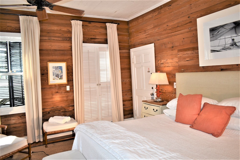 Simonton Court Historic Inn & Cottages - photo 42