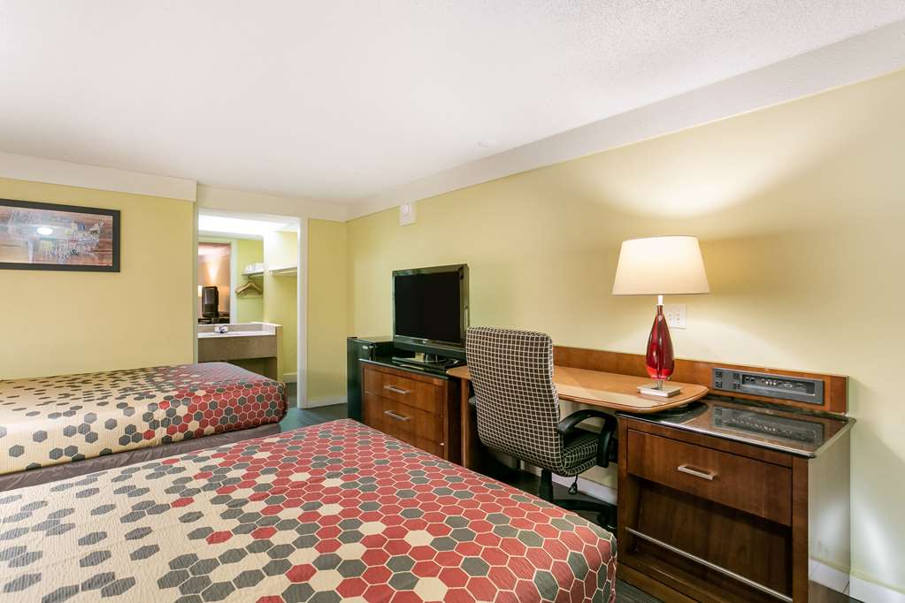 Econo Lodge Frederick I 70 - photo 14