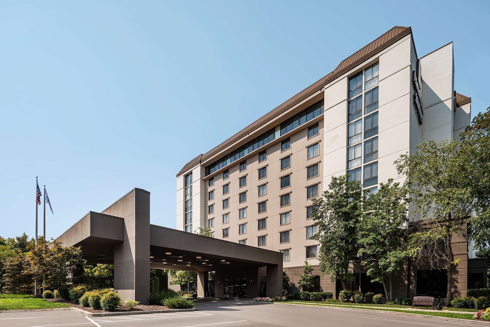 Embassy Suites by Hilton Nashville Airport - featured photo