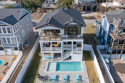 Bourbon Beach House — 4-Star Luxury Hotel in Kitty Hawk, United States