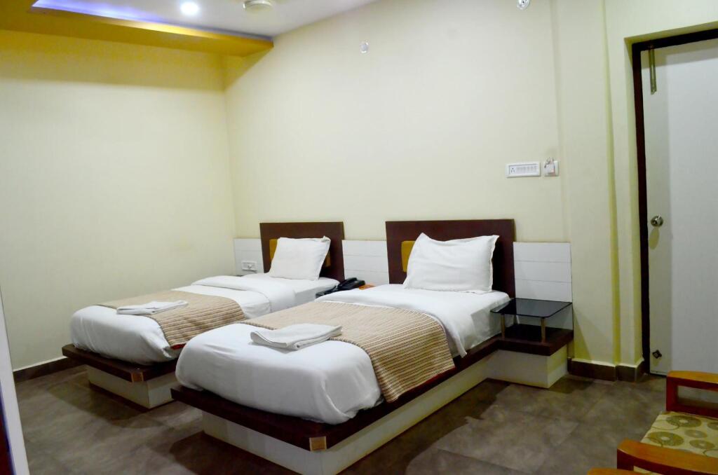 Hotel Lemon Castle — Unknown City — photo 2
