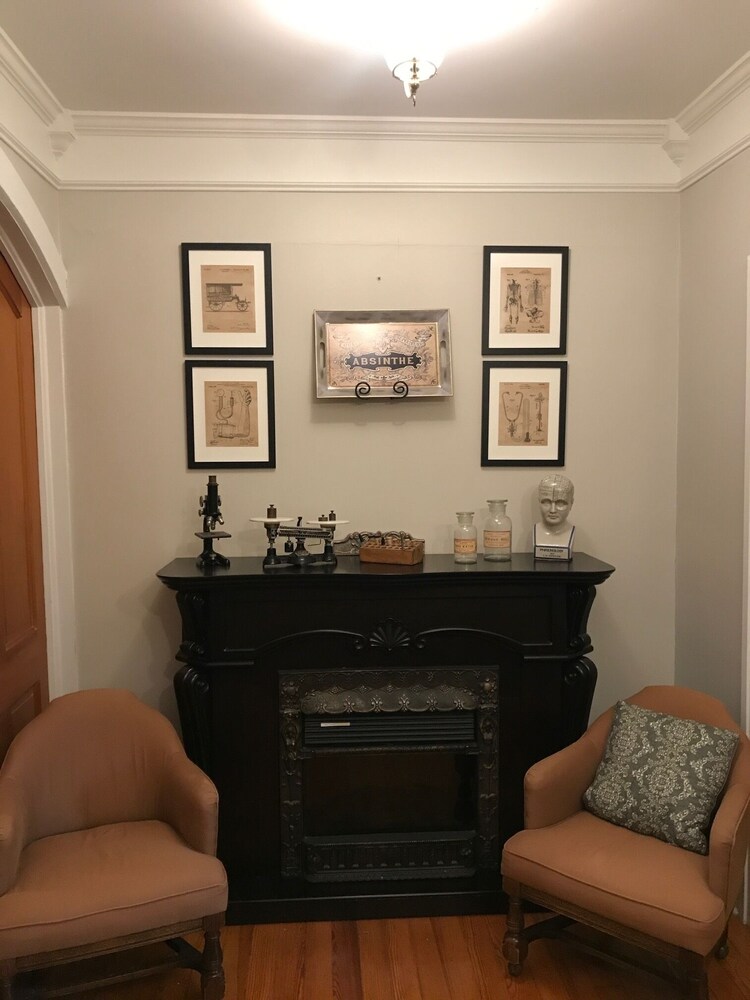 Iron Amethyst Inn Boutique Hotel - photo 8