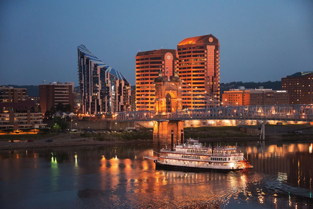 Embassy Suites by Hilton Cincinnati RiverCenter - photo 52