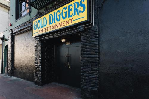 Gold Diggers - photo 29