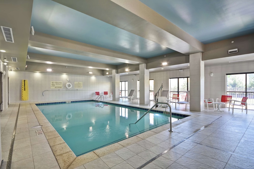 Hampton Inn Blue Ash Cincinnati - photo 37