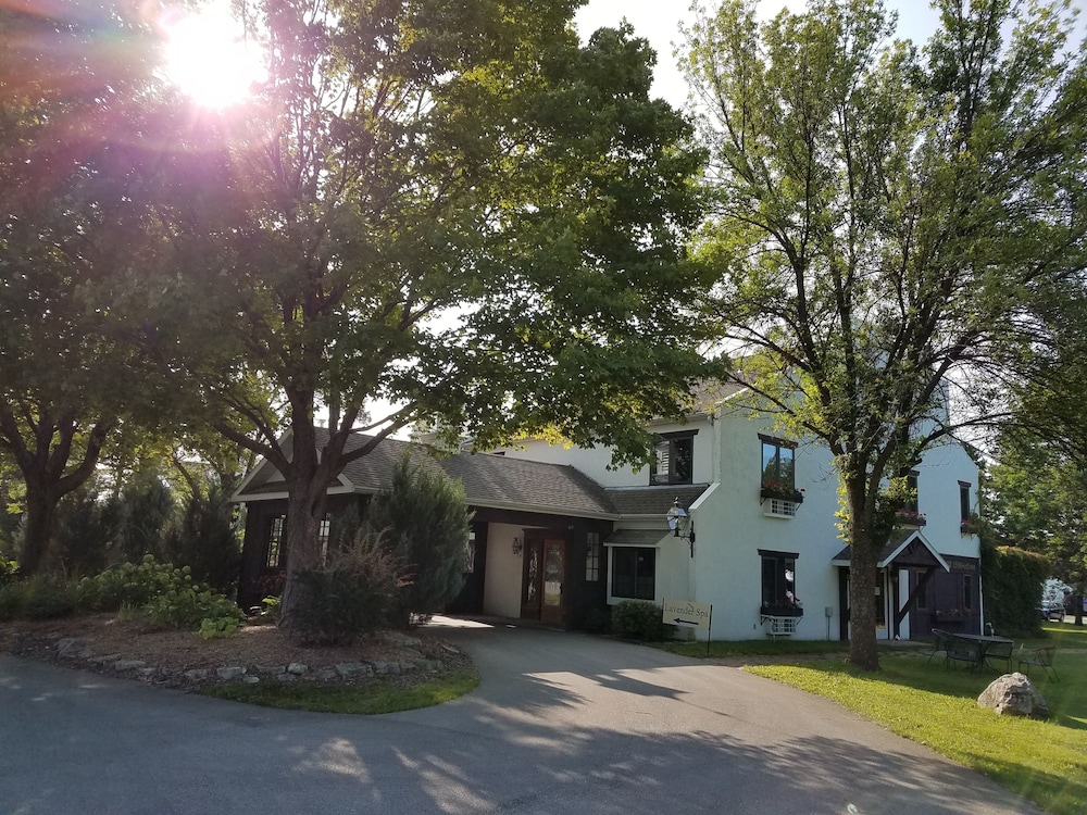 Settlement Courtyard Inn & Lavender Spa - photo 51