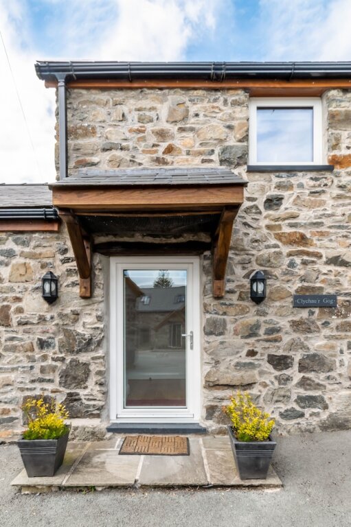 Bwthyn Clychau'r Gog — hotel in Derwen