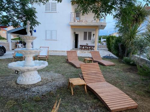 Kuca Za Odmor Nika Vrsi — hotel in Vrsi