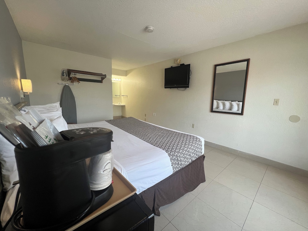 Garden Inn Homestead - photo 16