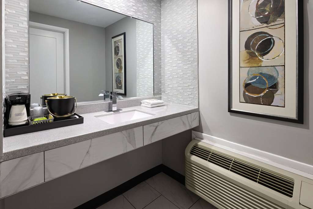 Super 8 by Wyndham Hazleton - photo 14