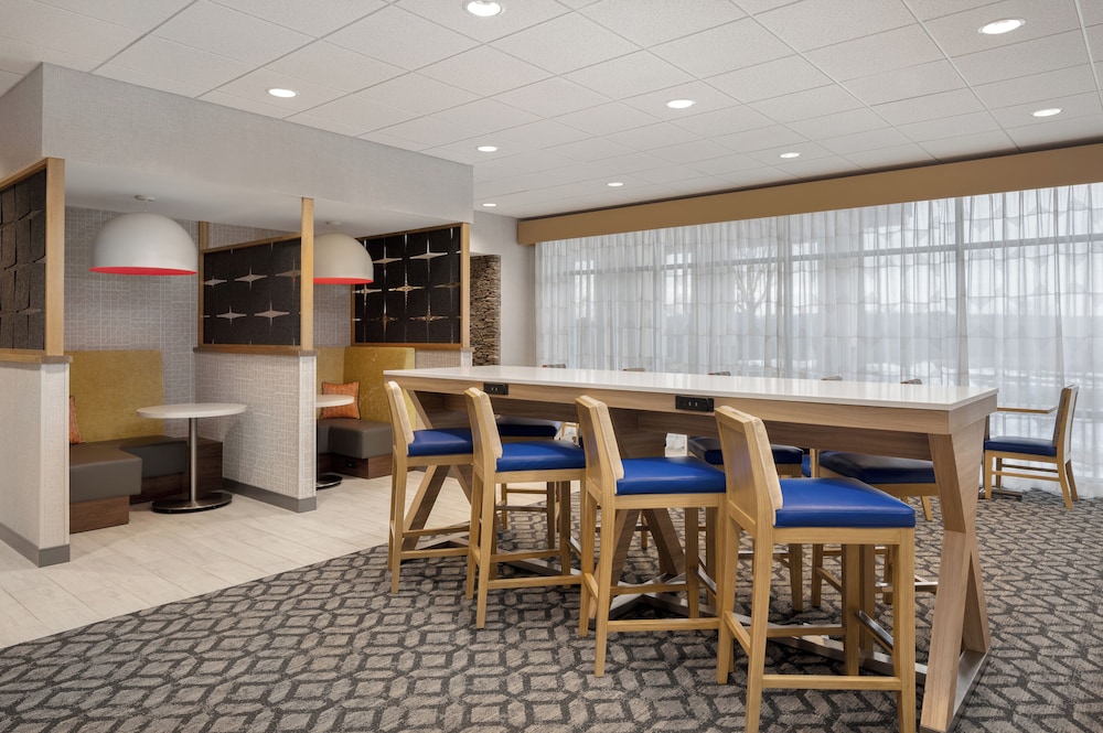 Hampton Inn Bloomsburg - photo 33
