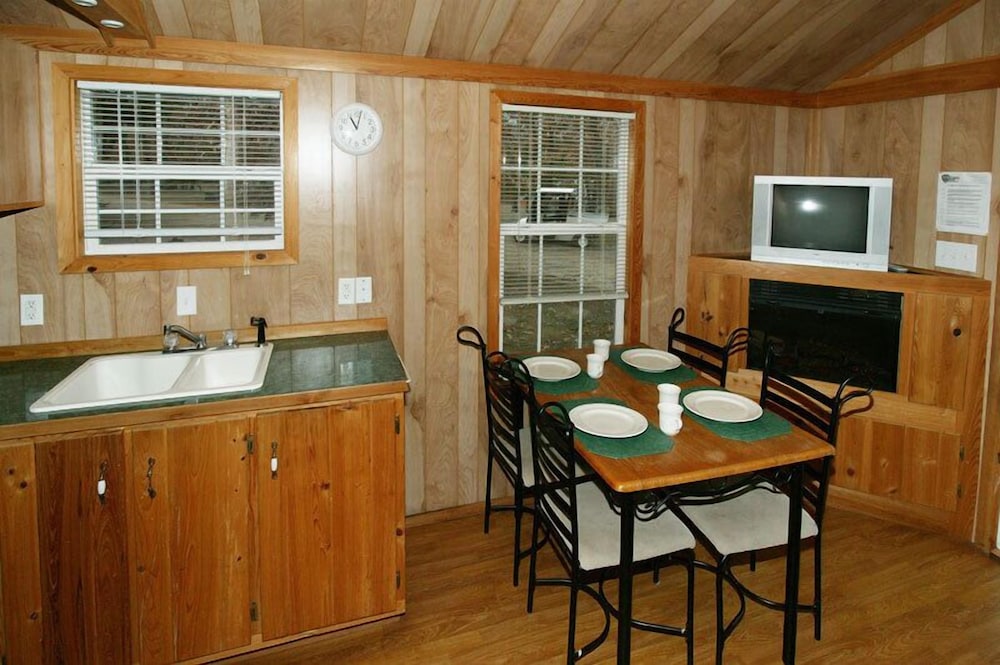 Arrowhead Resort Campground - photo 20