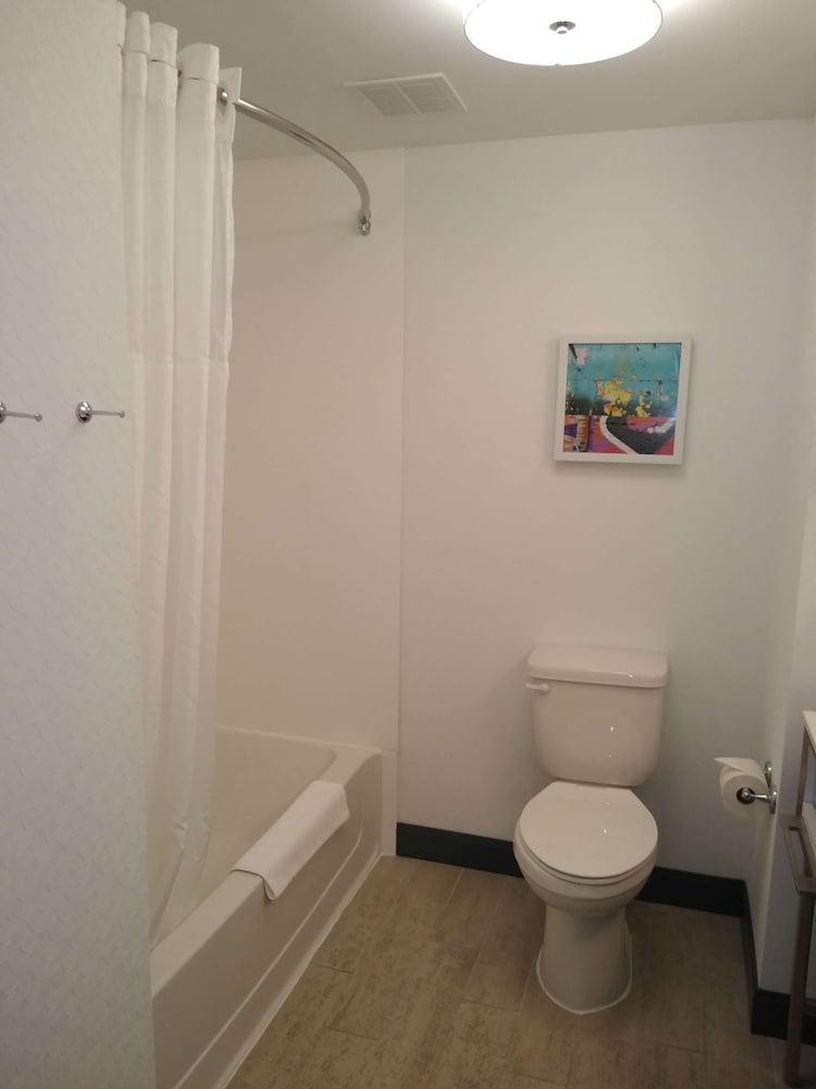Hampton Inn Paramus - photo 28
