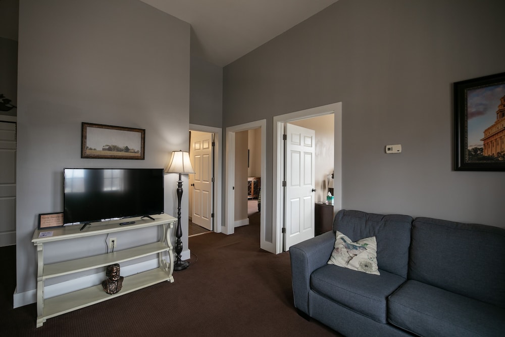 Nauvoo Temple House Hotel - photo 40