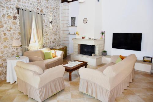 ESTIA stone house — 4-Star Luxury Hotel in Vryses, Greece