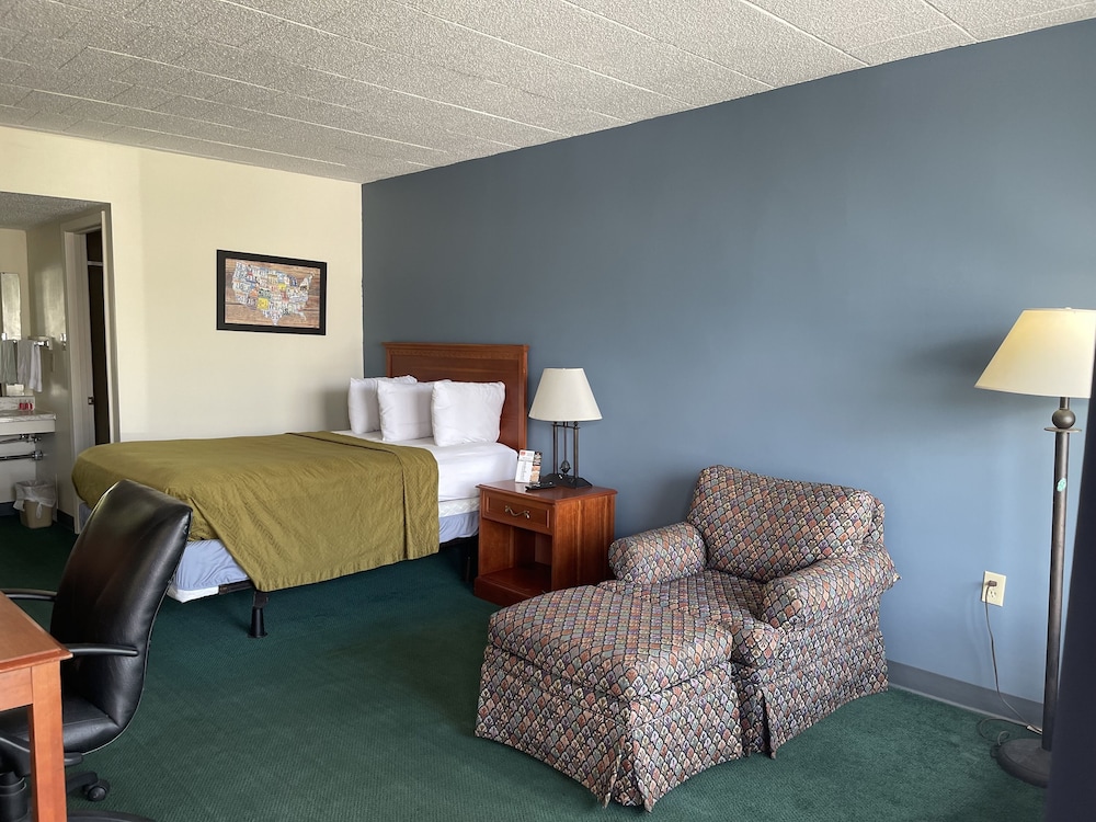 Econo Lodge Altoona I 99 - photo 9