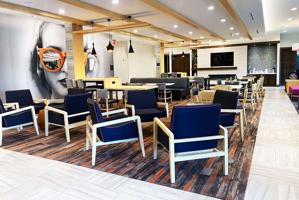 La Quinta Inn & Suites By Wyndham Pflugerville - photo 9
