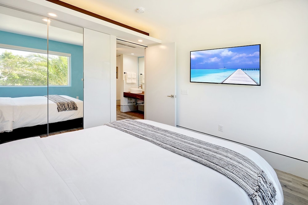 Ocean Treasure Beachside Suites - photo 35
