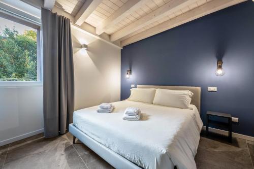 La Casa Incartata — 4-Star Luxury Hotel in Toscolano Maderno, Italy