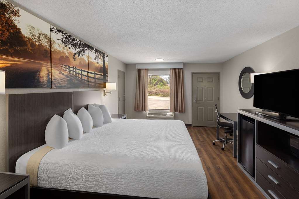 Days Inn by Wyndham Childersburg Sylacauga - photo 22