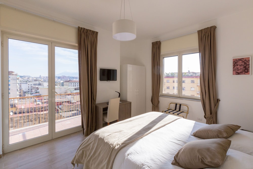 Casa Olga — 4-Star Luxury Hotel in Naples, Italy