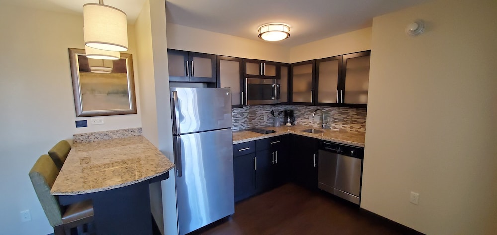 Staybridge Suites Eau Claire Altoona by IHG - photo 16