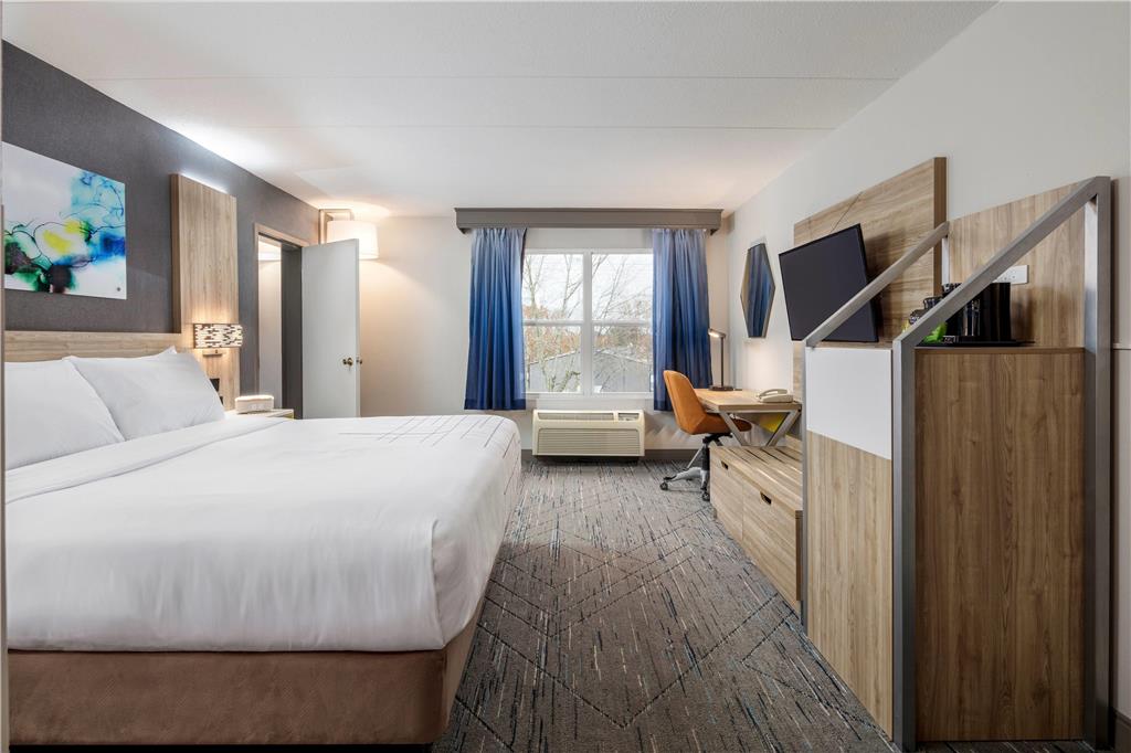 La Quinta Inn & Suites by Wyndham Lexington Park Patuxent - photo 26