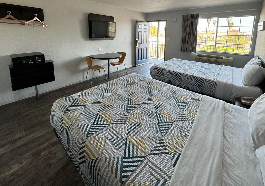 Motel 6 Delano CA - photo 15