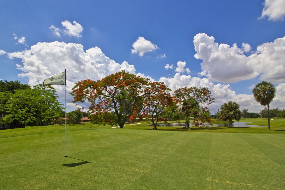 Miami Lakes Hotel and Golf - photo 31