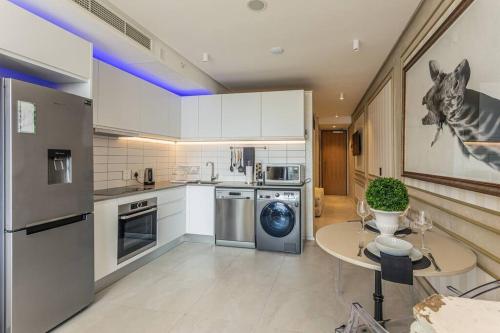 Stylish 1 Bed in De Waterkant Loadshedding Free