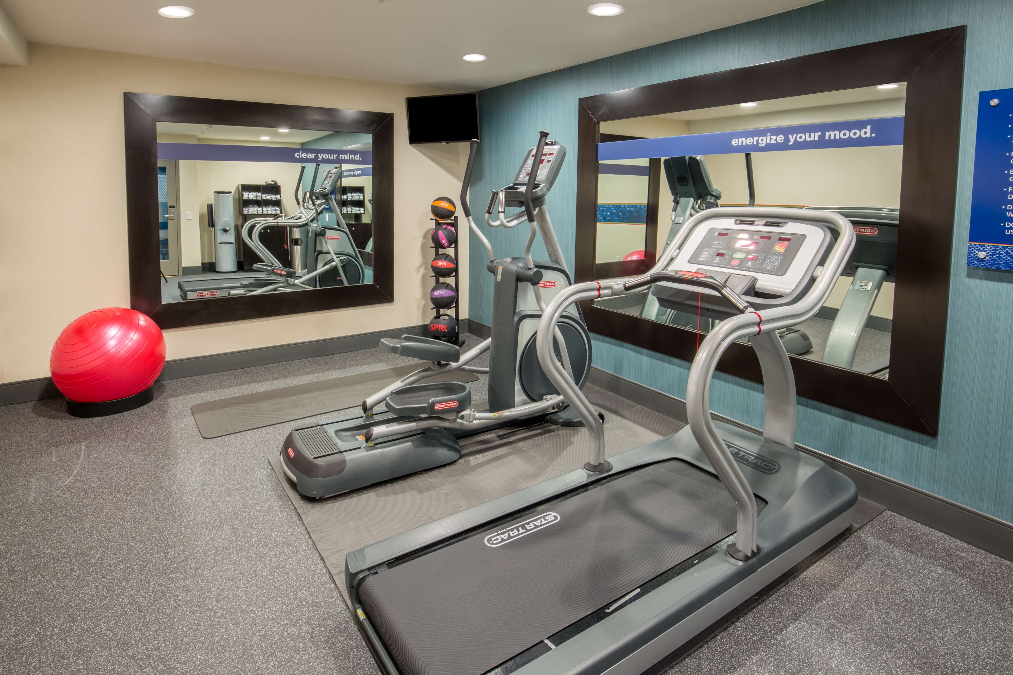 Hampton Inn Monterey - photo 14