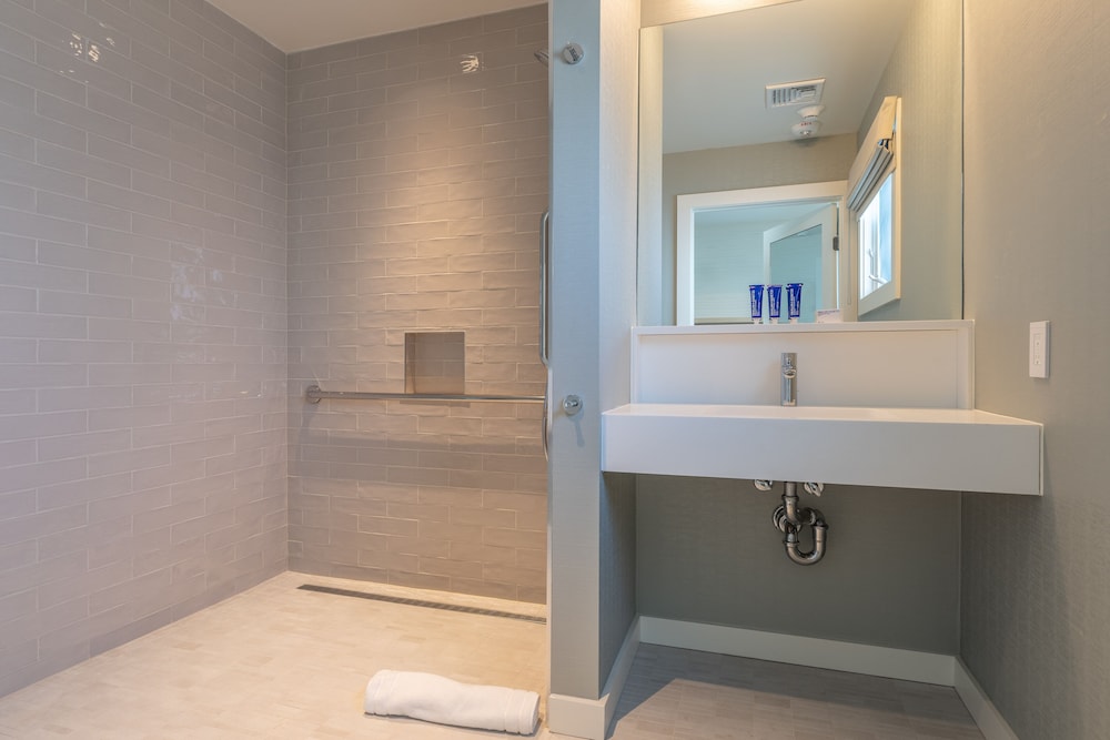 The Shoals Suites and Slips - photo 18
