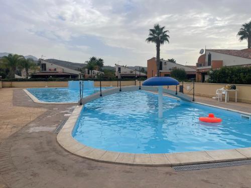 Villetta 200mt mare e piscina in Campofelice Di Roccella, Italy