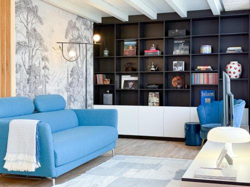 Rock Love & Lake Stylish Apartment Steps from the Lake — 4-Star Luxury Hotel in Como, Italy