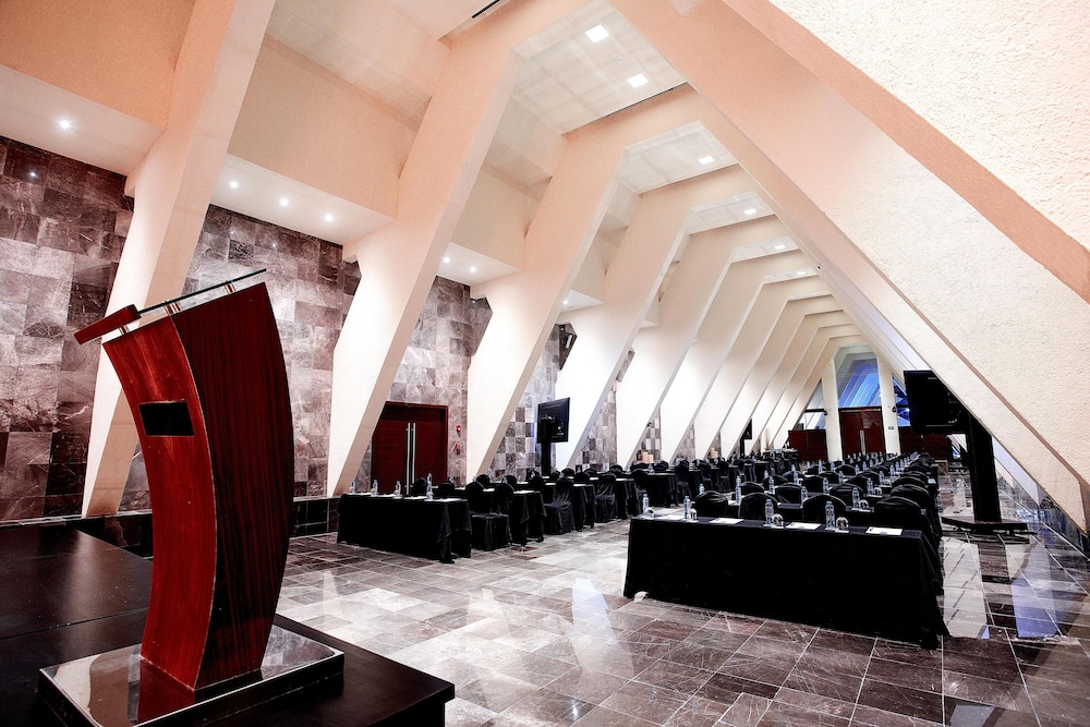 The Grand Oasis Cancun All Inclusive