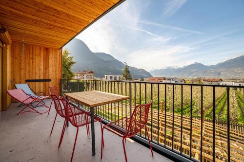 Villa Rosa Unterschöberlehof Anna — 4-Star Luxury Hotel in Merano, Italy