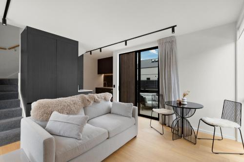Woolshed retreat Queenstown — 4-Star Luxury Hotel in Queenstown, New Zealand