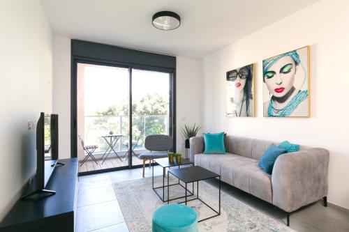 Design 2BDR in New Building Near Bograshov Beach — 4-Star Luxury Hotel in Tel Aviv, Israel