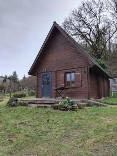 Cabine nestled in nature — hotel in Belle-Isle-En-Terre