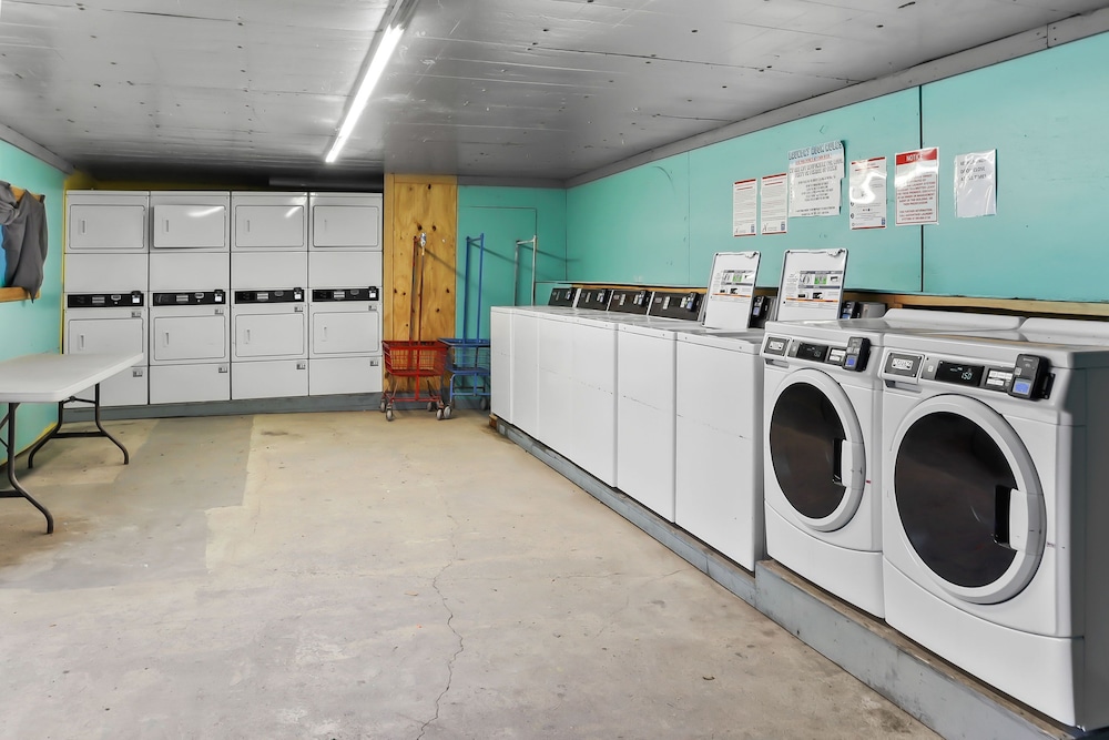Mathis Motel - photo 16
